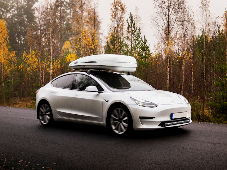 Takbox och takräcke tesla model y