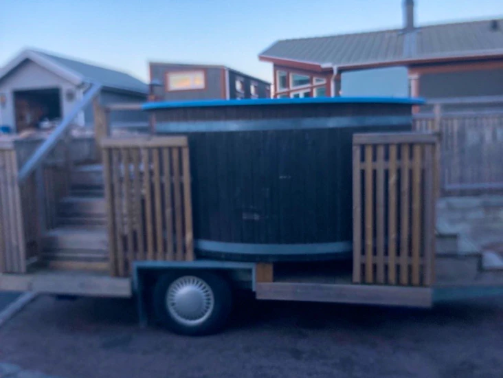 Vedeldad badtunna 8-10 personer