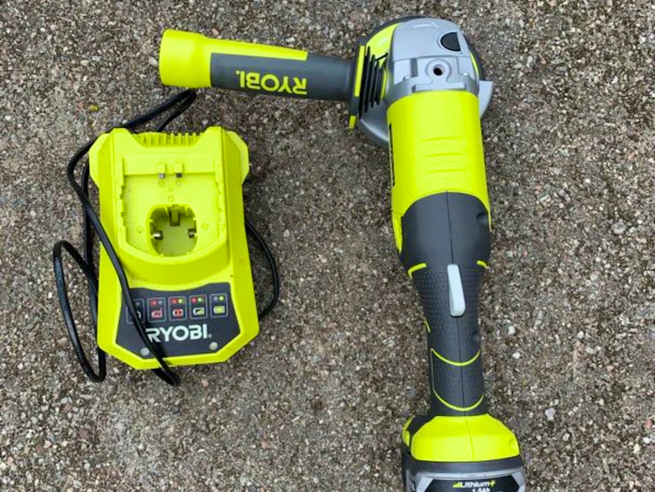 Batteridriven ryobi vinkelslip