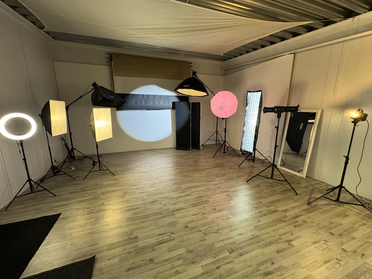 Fotostudio för uthyrning – perfekt för foto, film & kreativa projekt