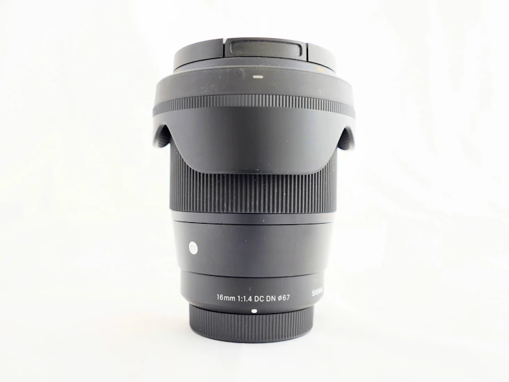 sigma 16mm f/1,4 dc dn contemporary för micro 4/3