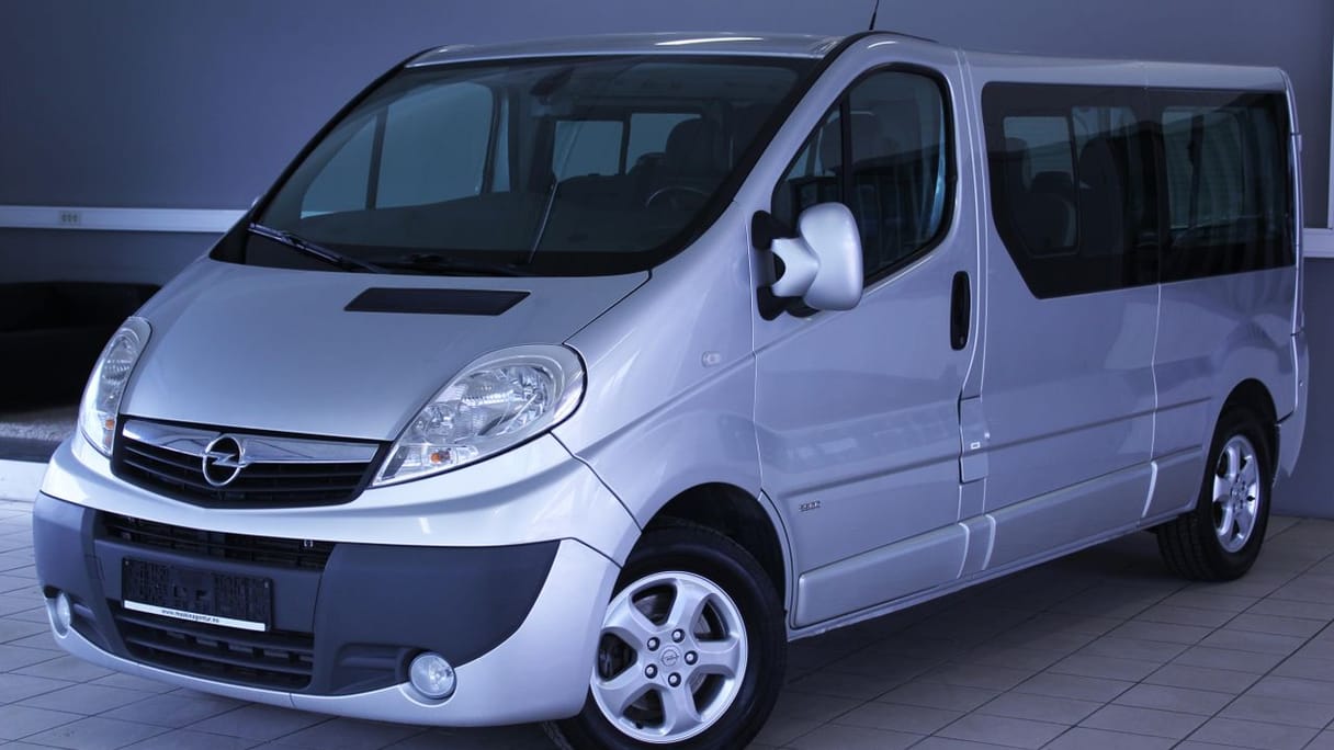 Opel vivato minibuss 9 person