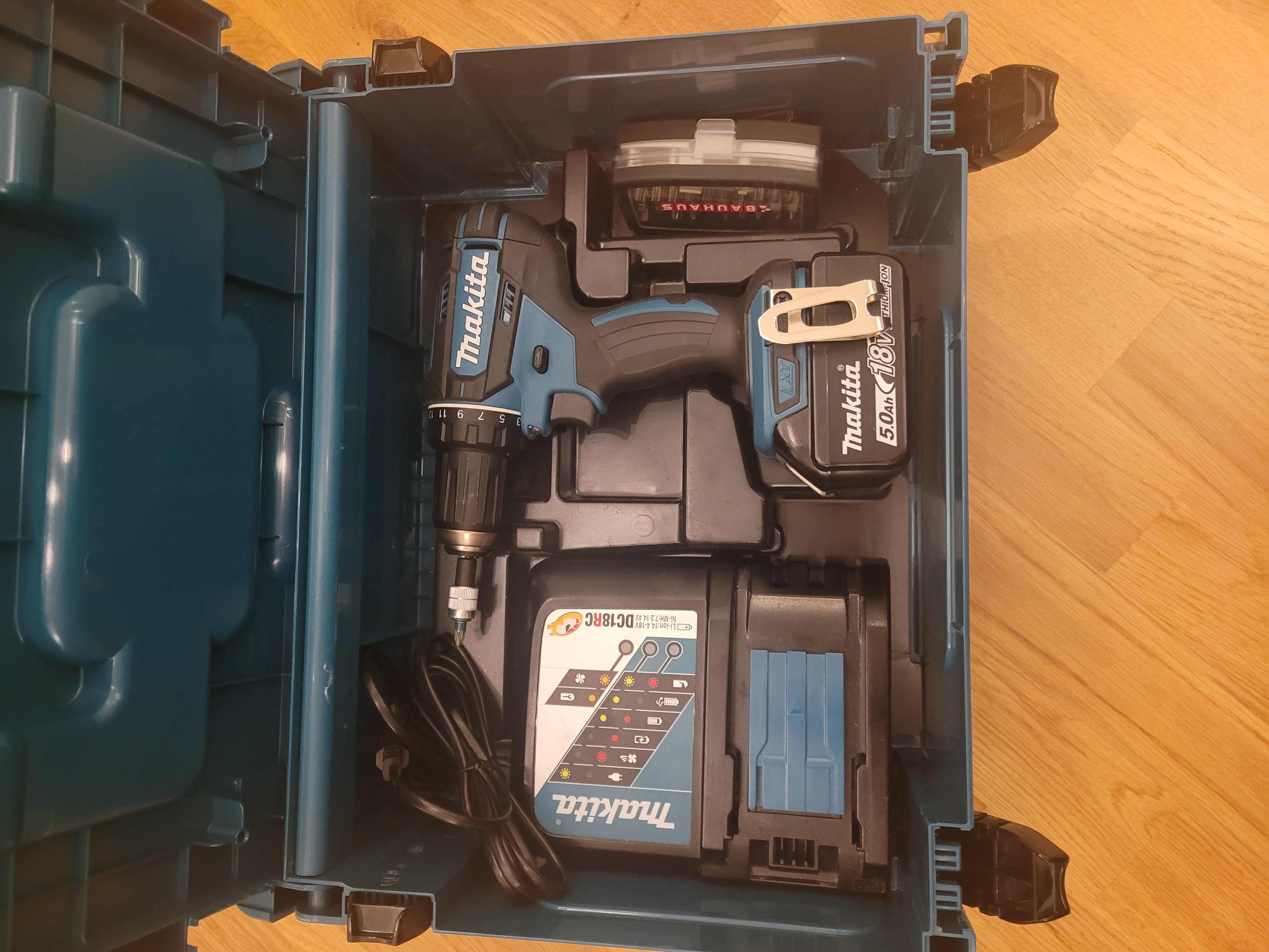 Skruvdragare/borrskruvdragare makita ddf482