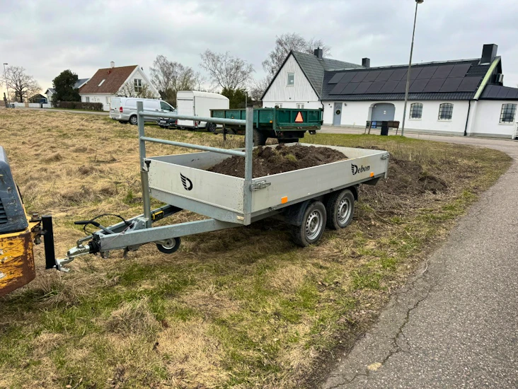 Tippsläp ( hydrauliskt) 1700 kg,