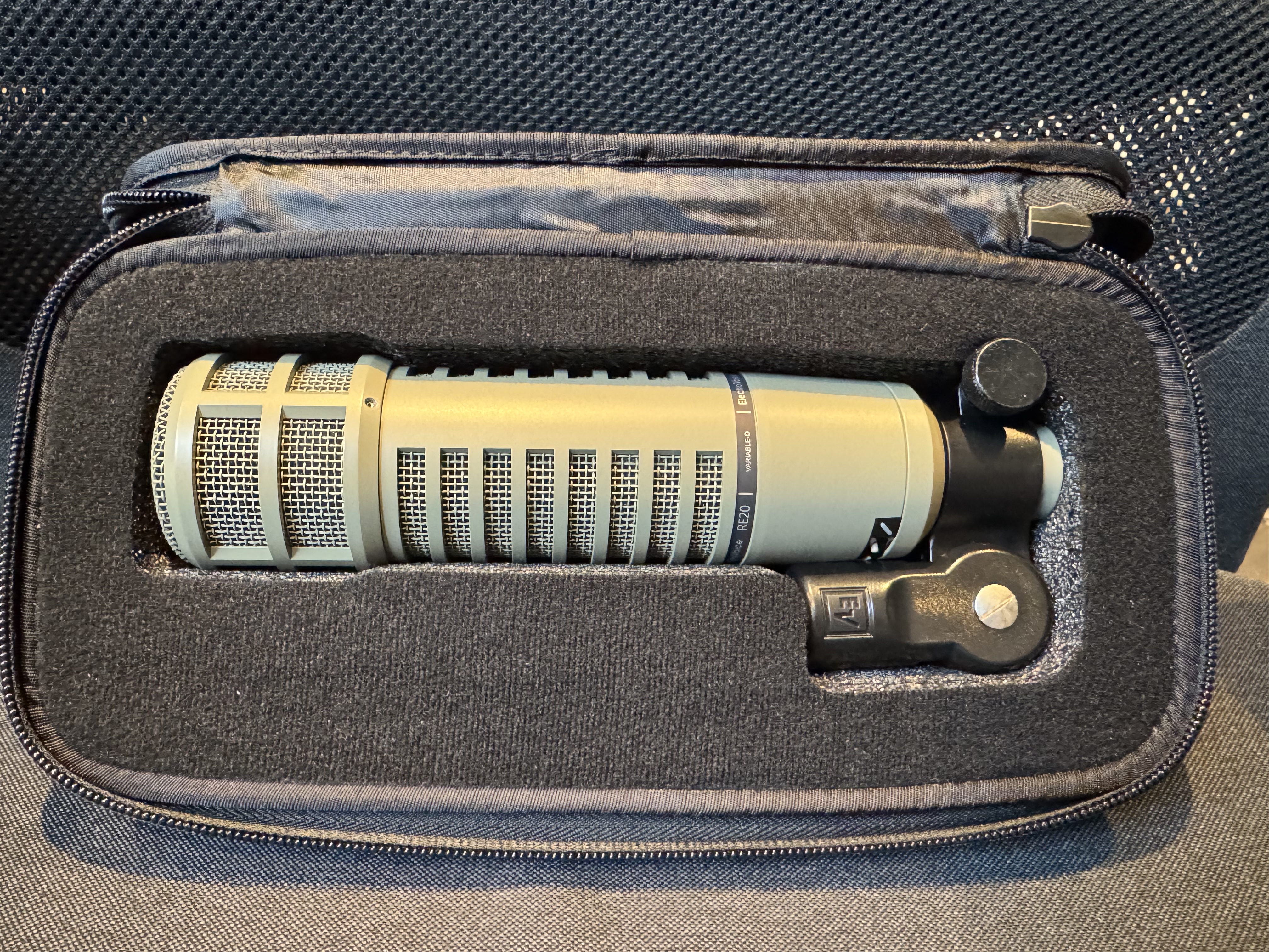 Electrovoice re20 dynamic microphone