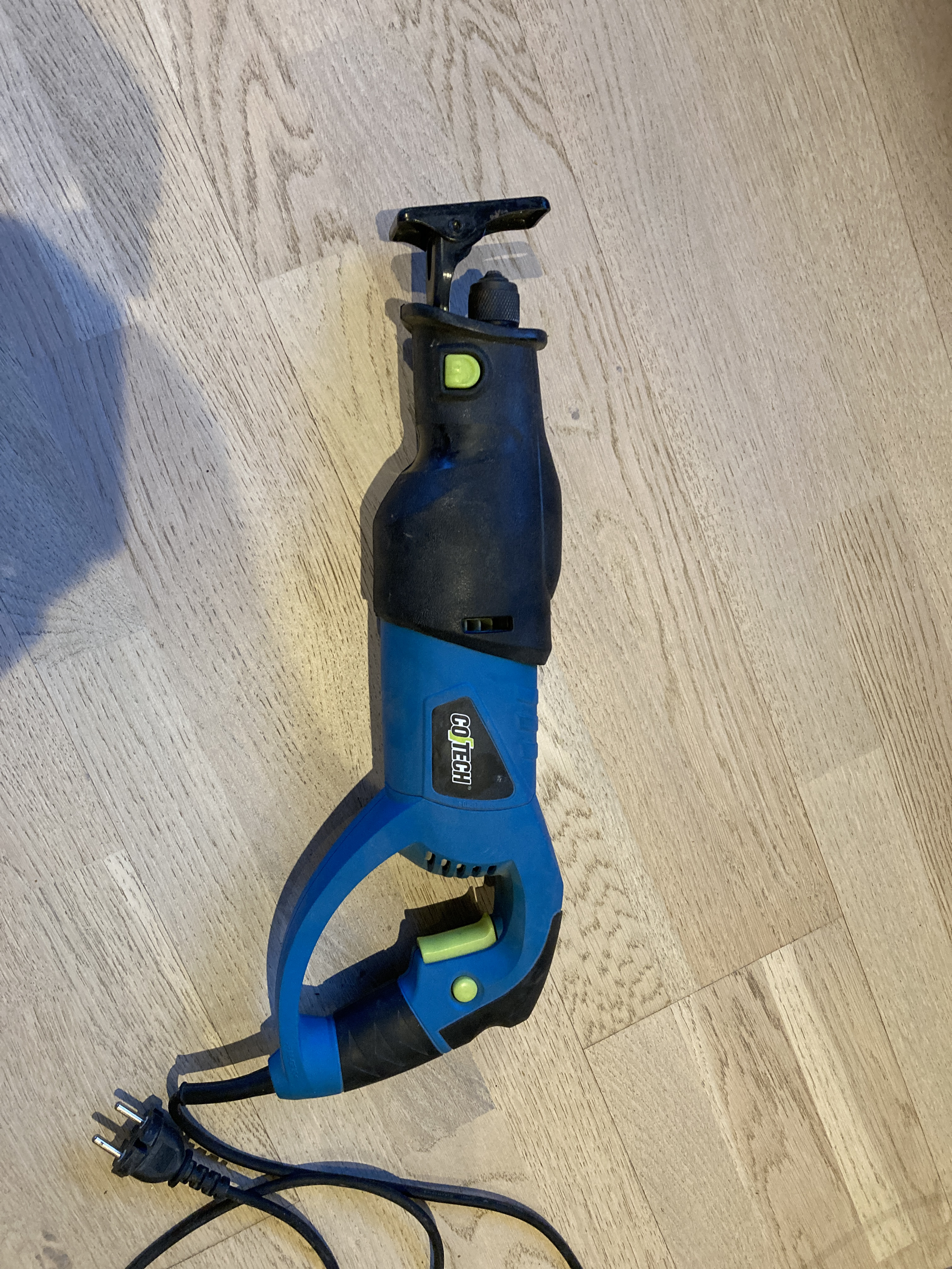 Kraftig bajonettsag