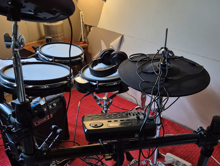 Electronic drumkit - elektronisk trommesett