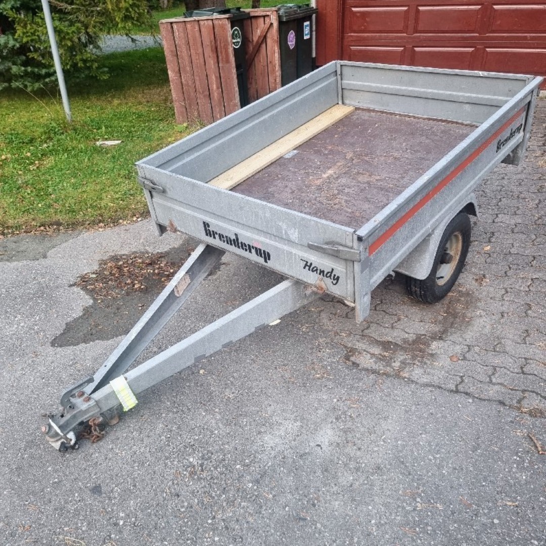 Lett, åpen tilhenger