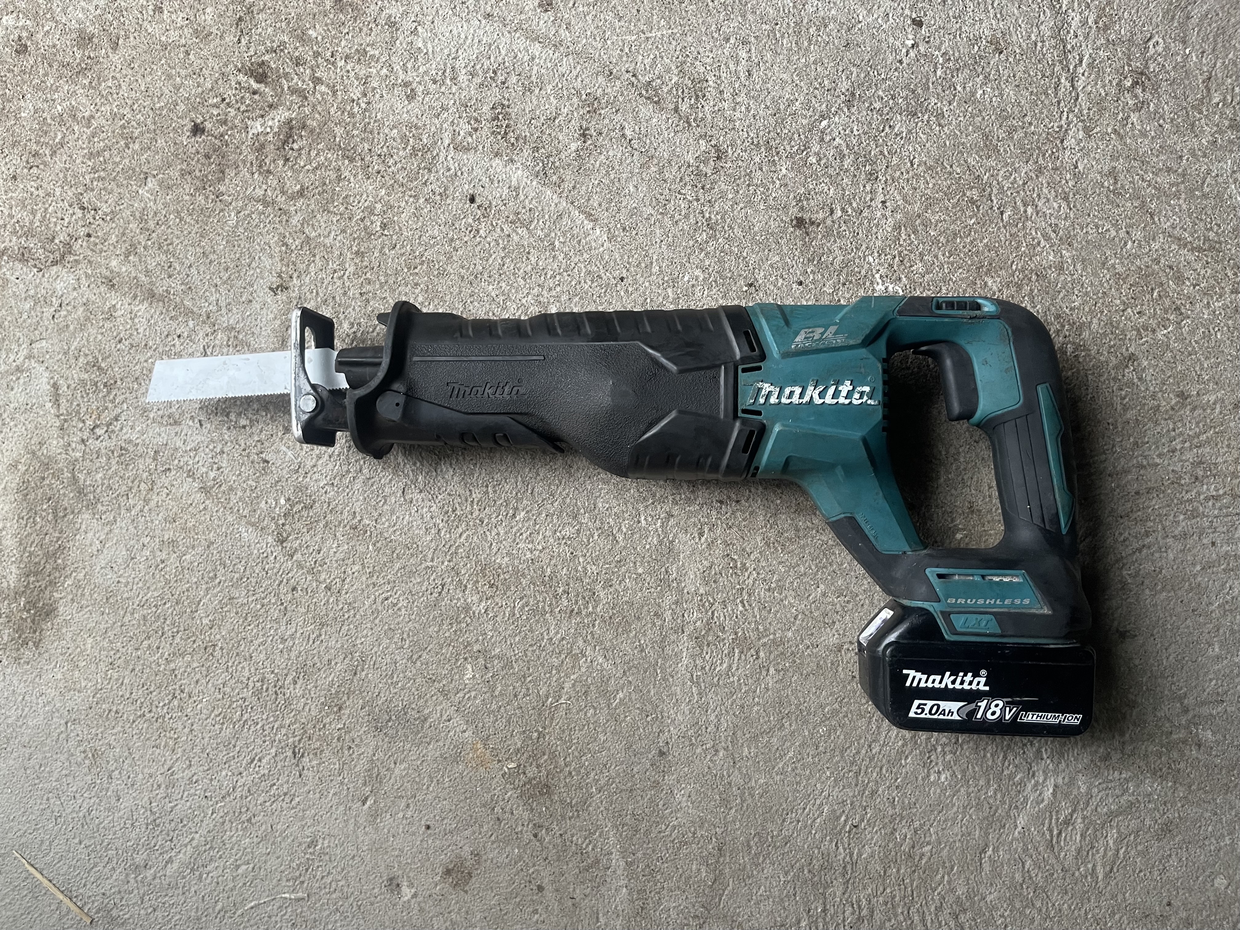 Tigersåg makita djr187