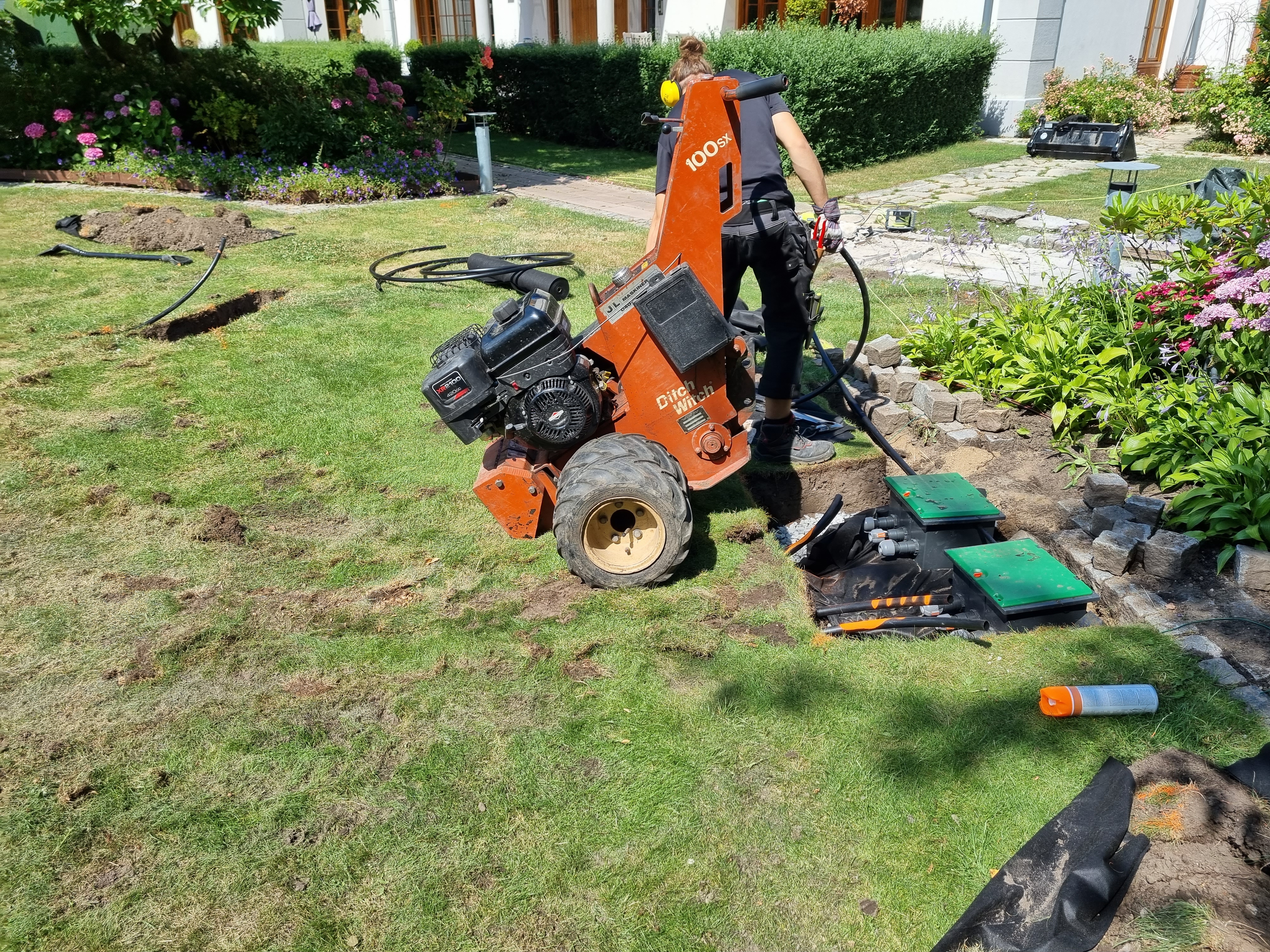 Vibrationsplog, bevattningsplog, ditch witch