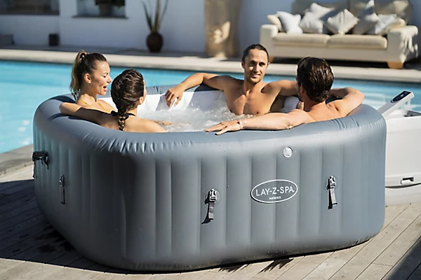 Lay-z-spa pro — 6 ppl hot tub (square)