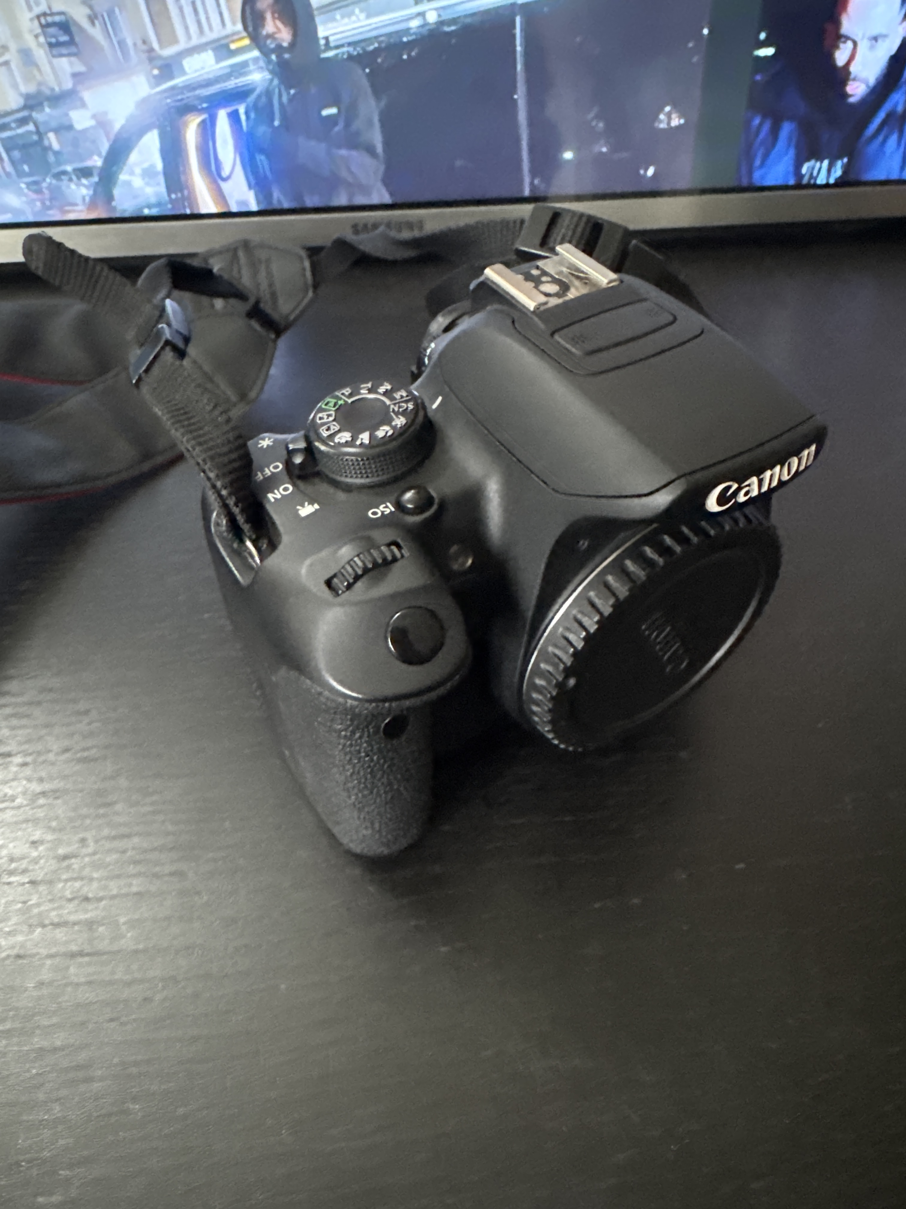 Canon eos 700d (package)