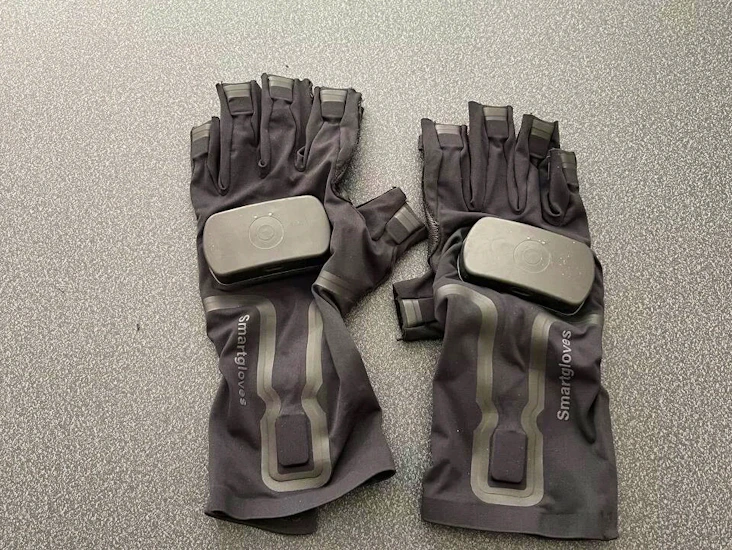 Rokoko smartgloves motion capture gloves
