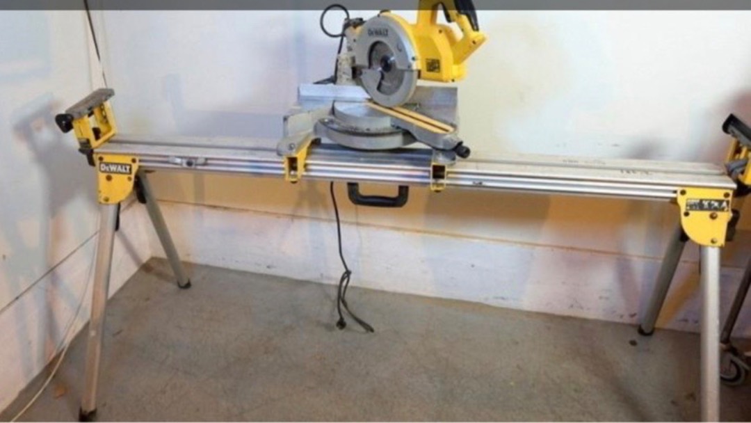 Dewalt kap och gersåg med stativ 