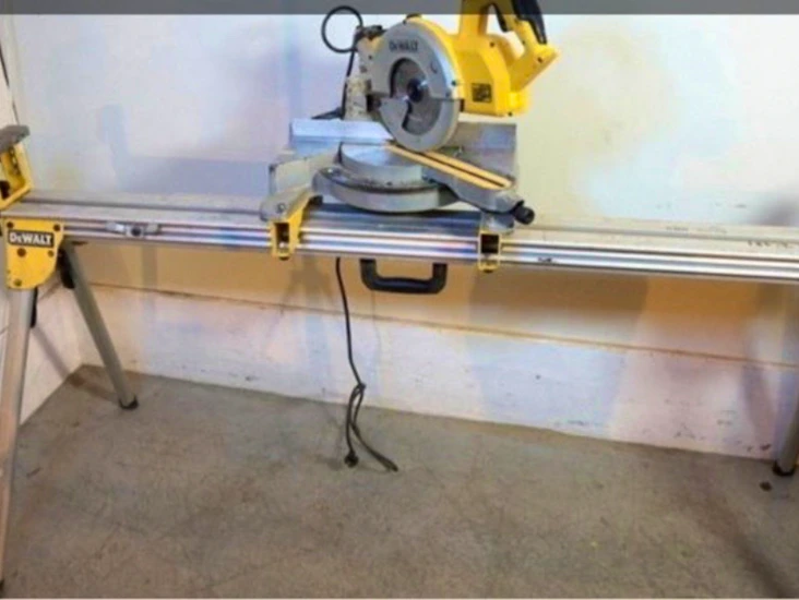 Dewalt kap och gersåg med stativ