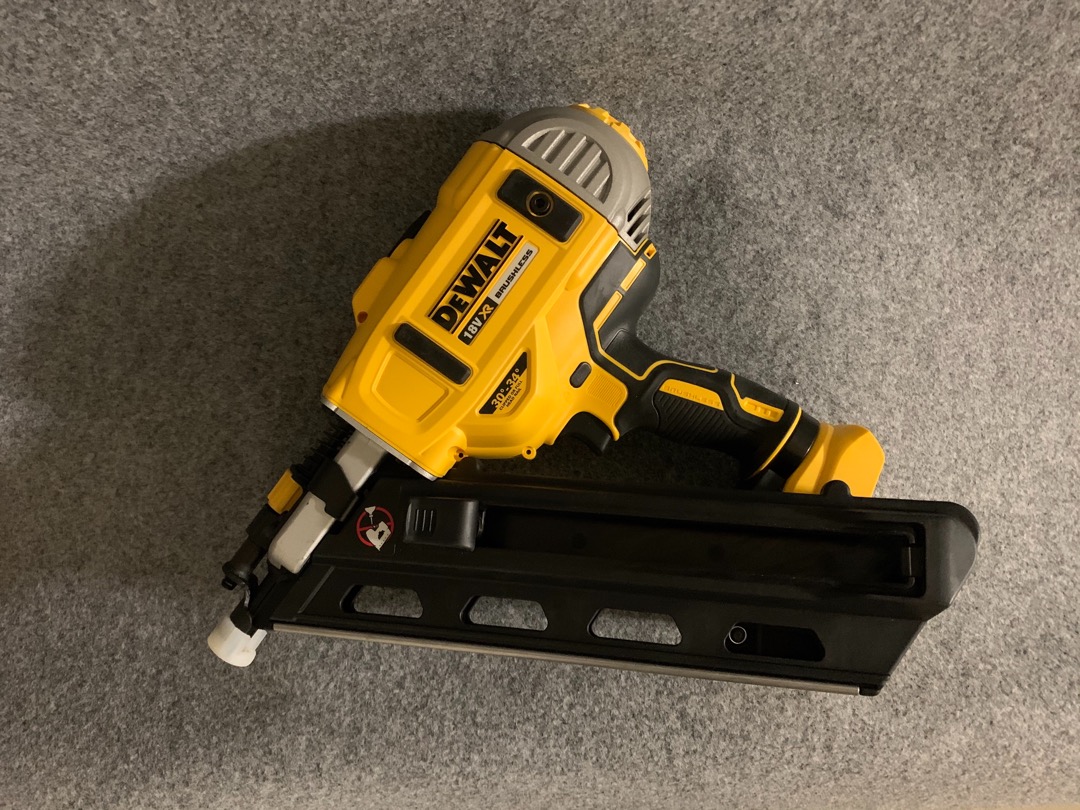 Dewalt spikpistol batteridriven