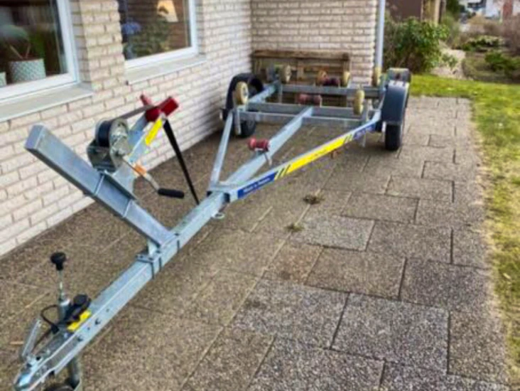 Tiki trailer 80km/h (580kg last)