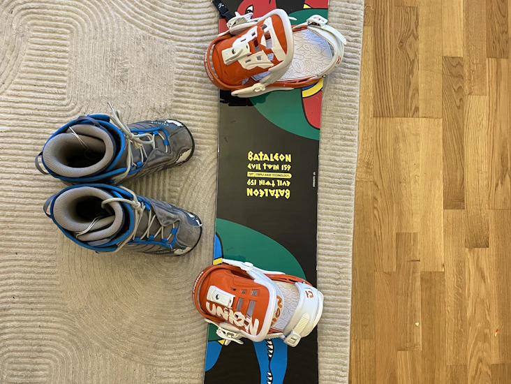 Snowbord 159 + boots 45 cm