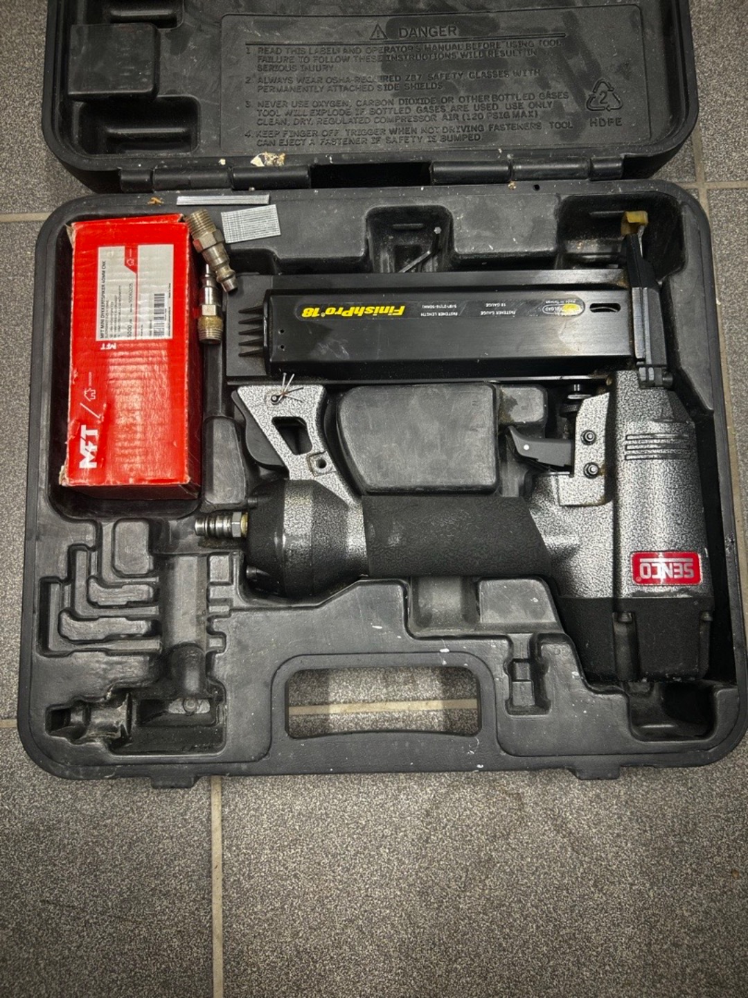Spikpistol för lister