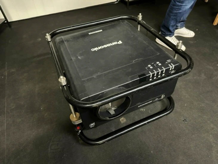 Panasonic dw 10000, 10 000 ansi!