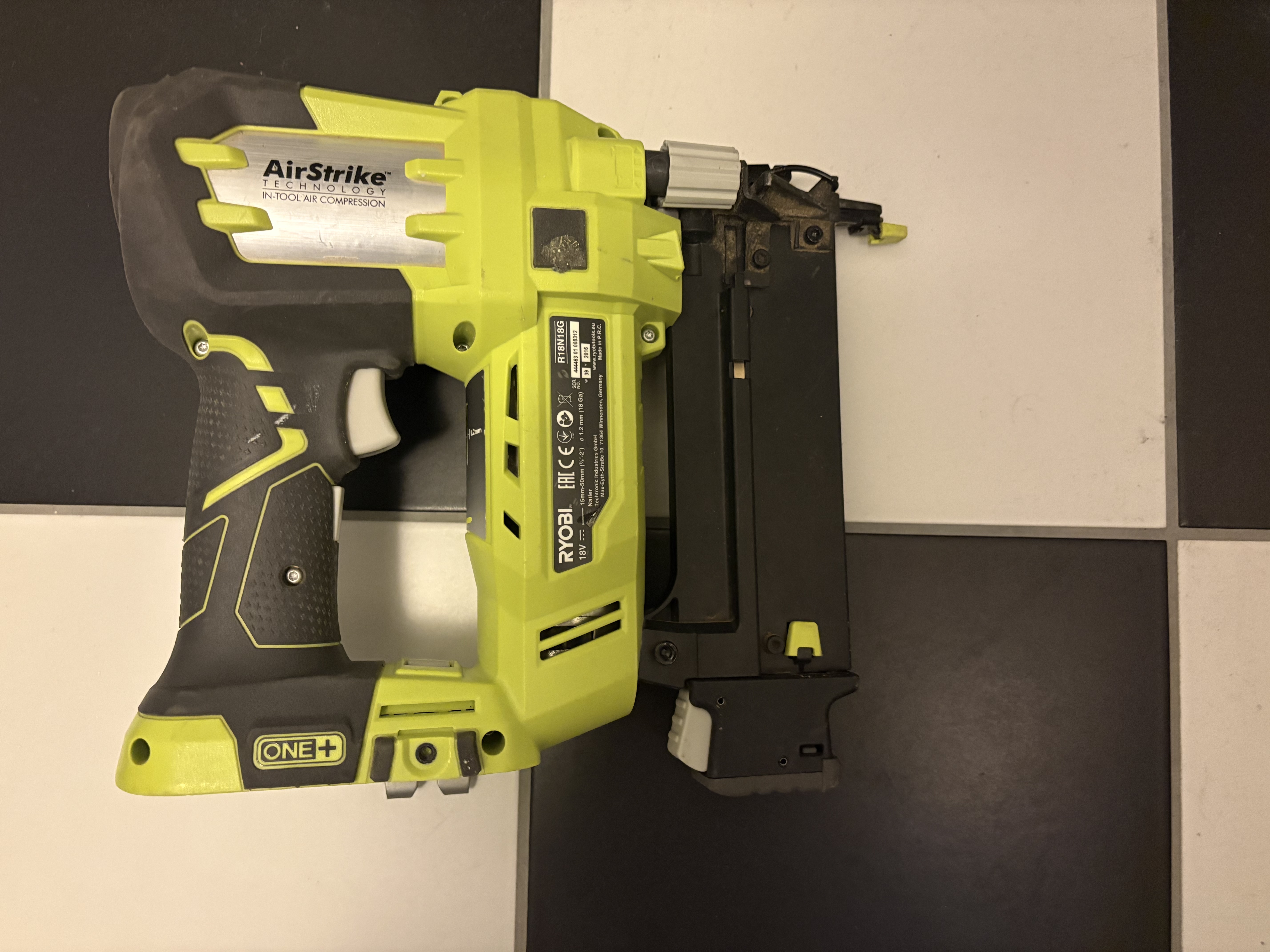 Ryobi spikerpistol