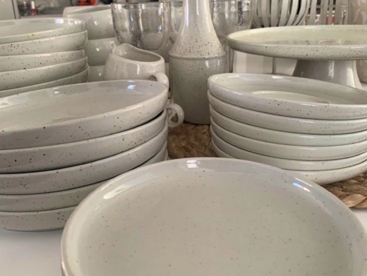 Pentik astiasarja halla