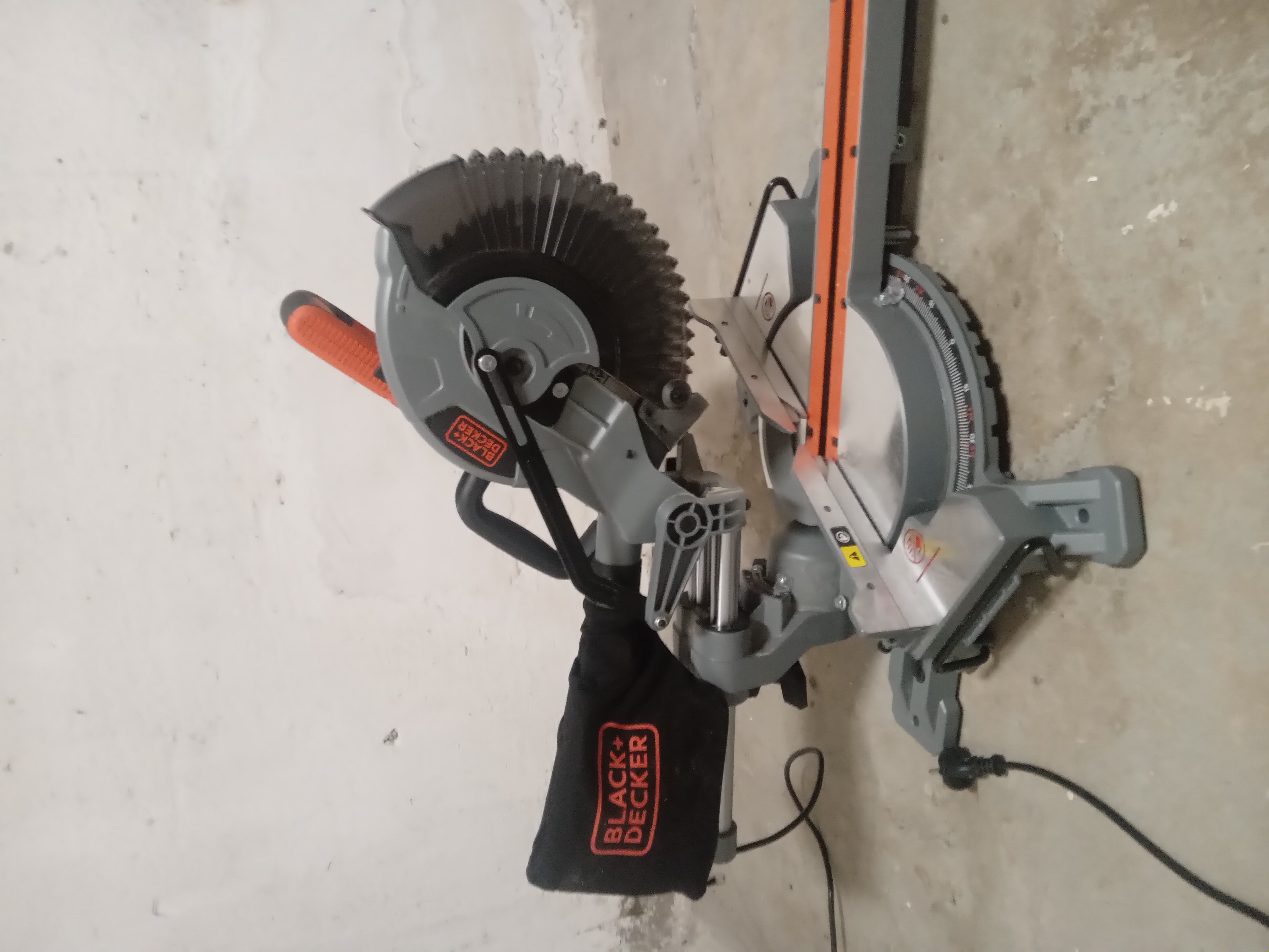 Kap & gersåg - black+decker 