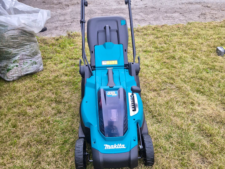 Marita batteri drevet gressklipper