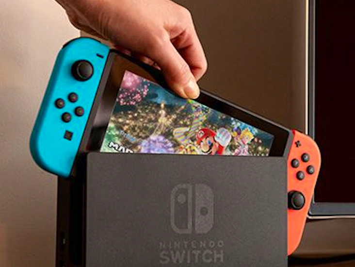 Nintendo switch m. flere spill og kontrollere