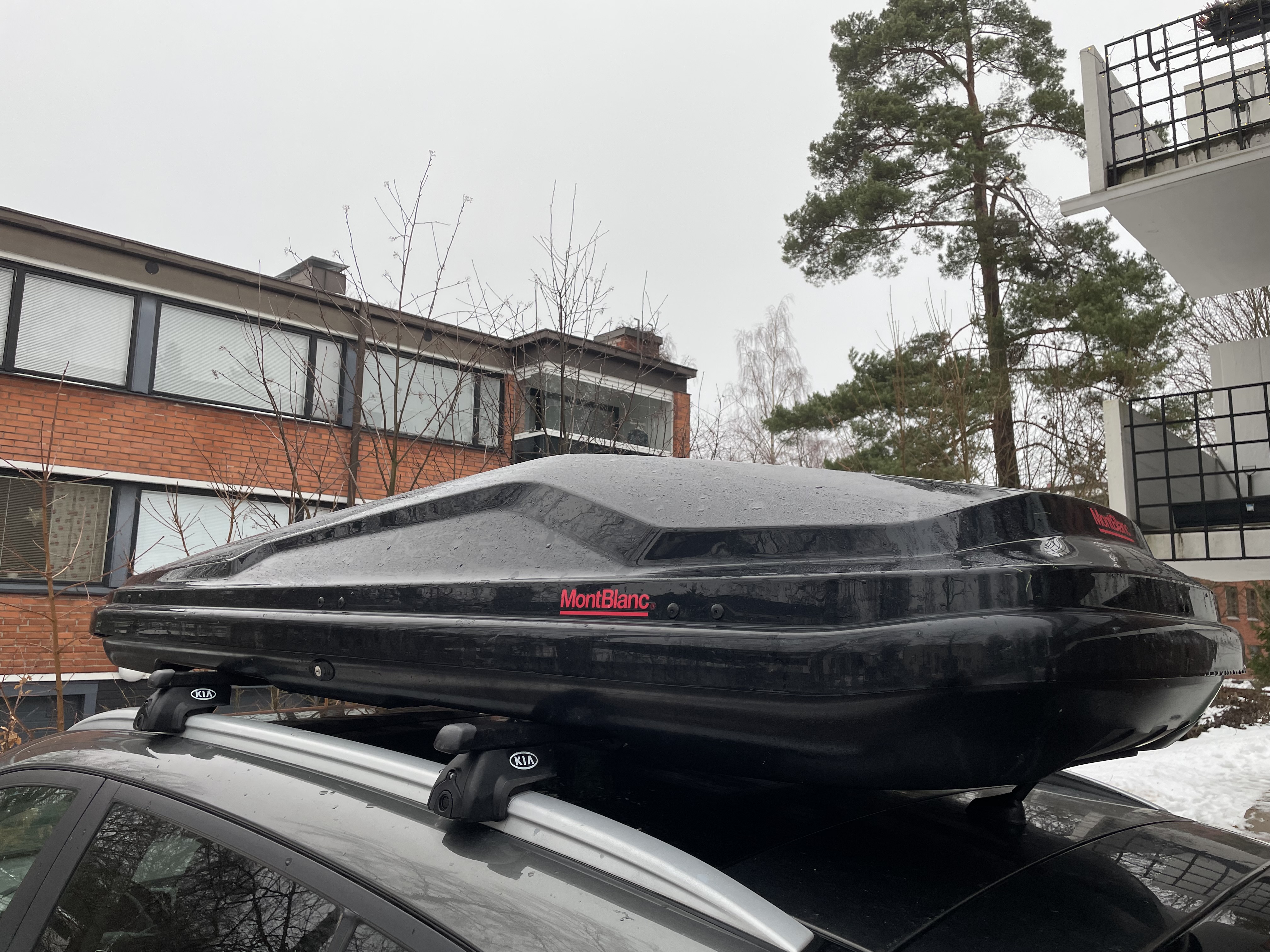 Suksiboksi mont blanc altitude 450 ja taakkatelineet