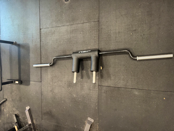 Rep safety squat barbell