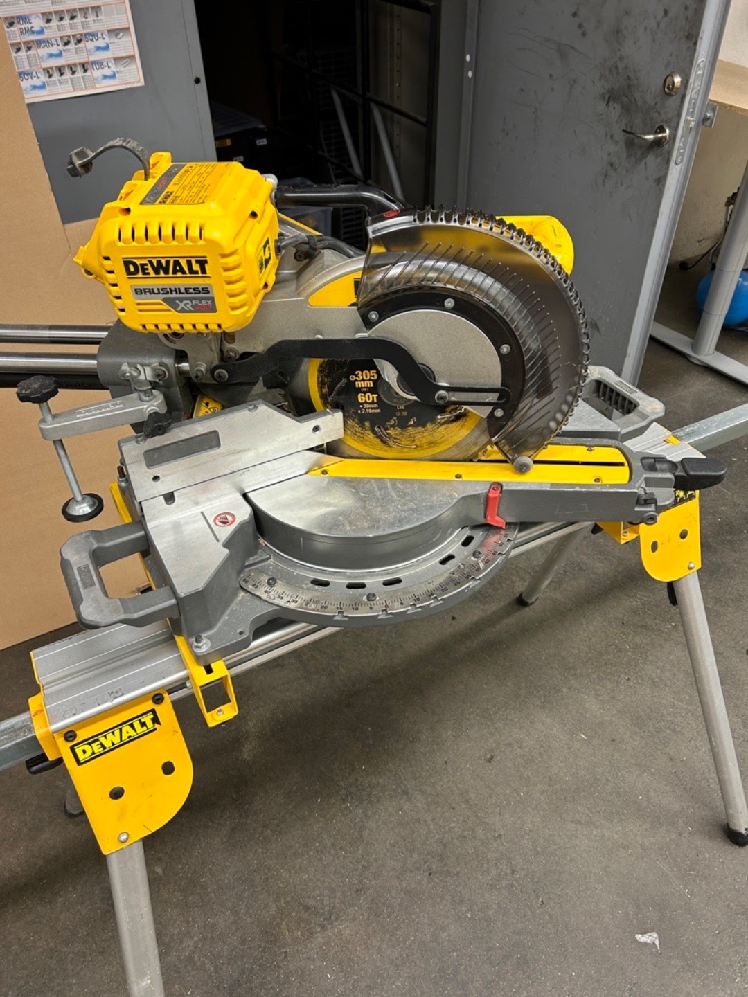 Batteridriven kap- & gersåg