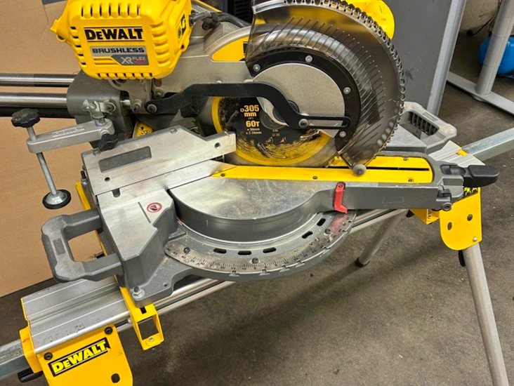 Batteridriven kap- & gersåg