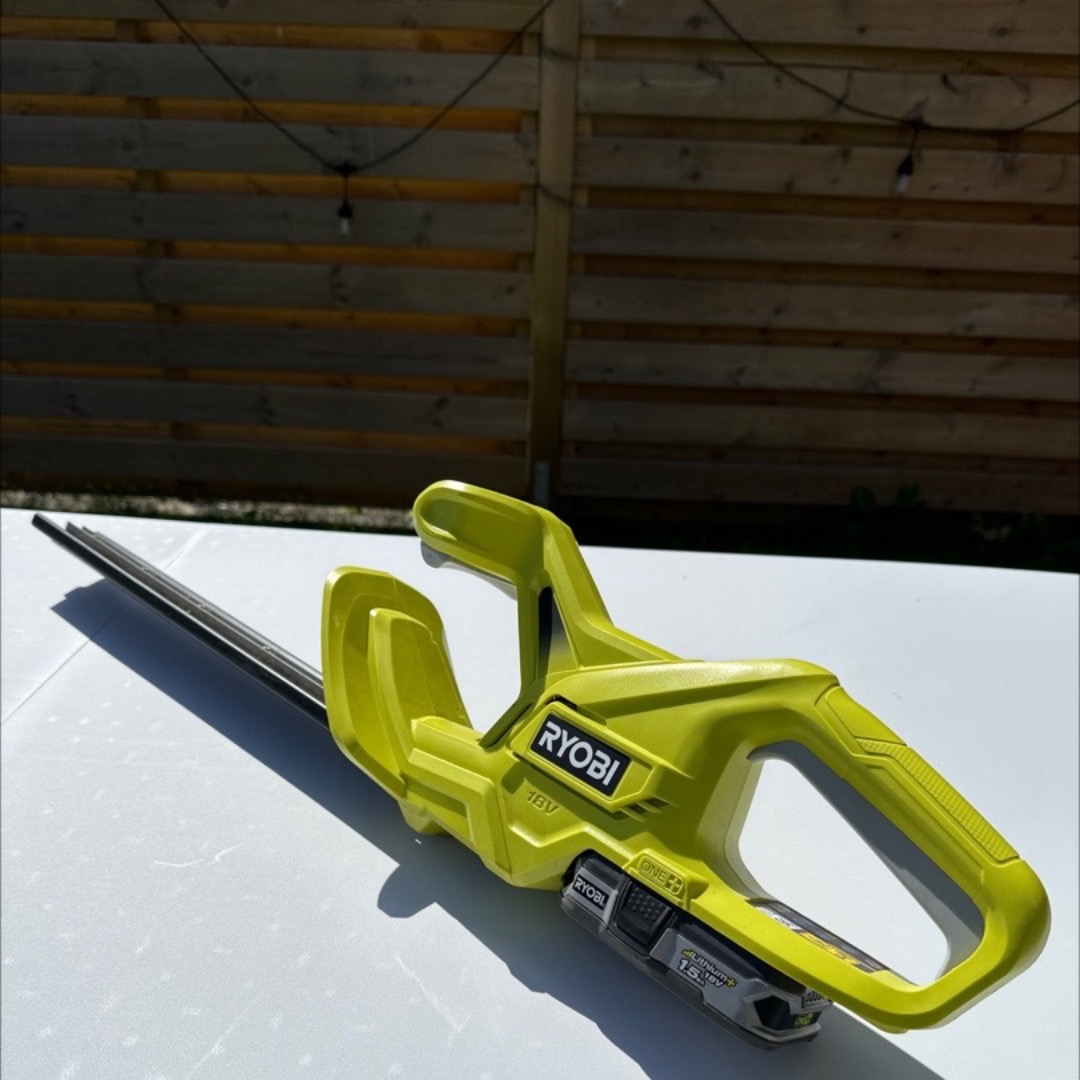 Ryobi häcksax