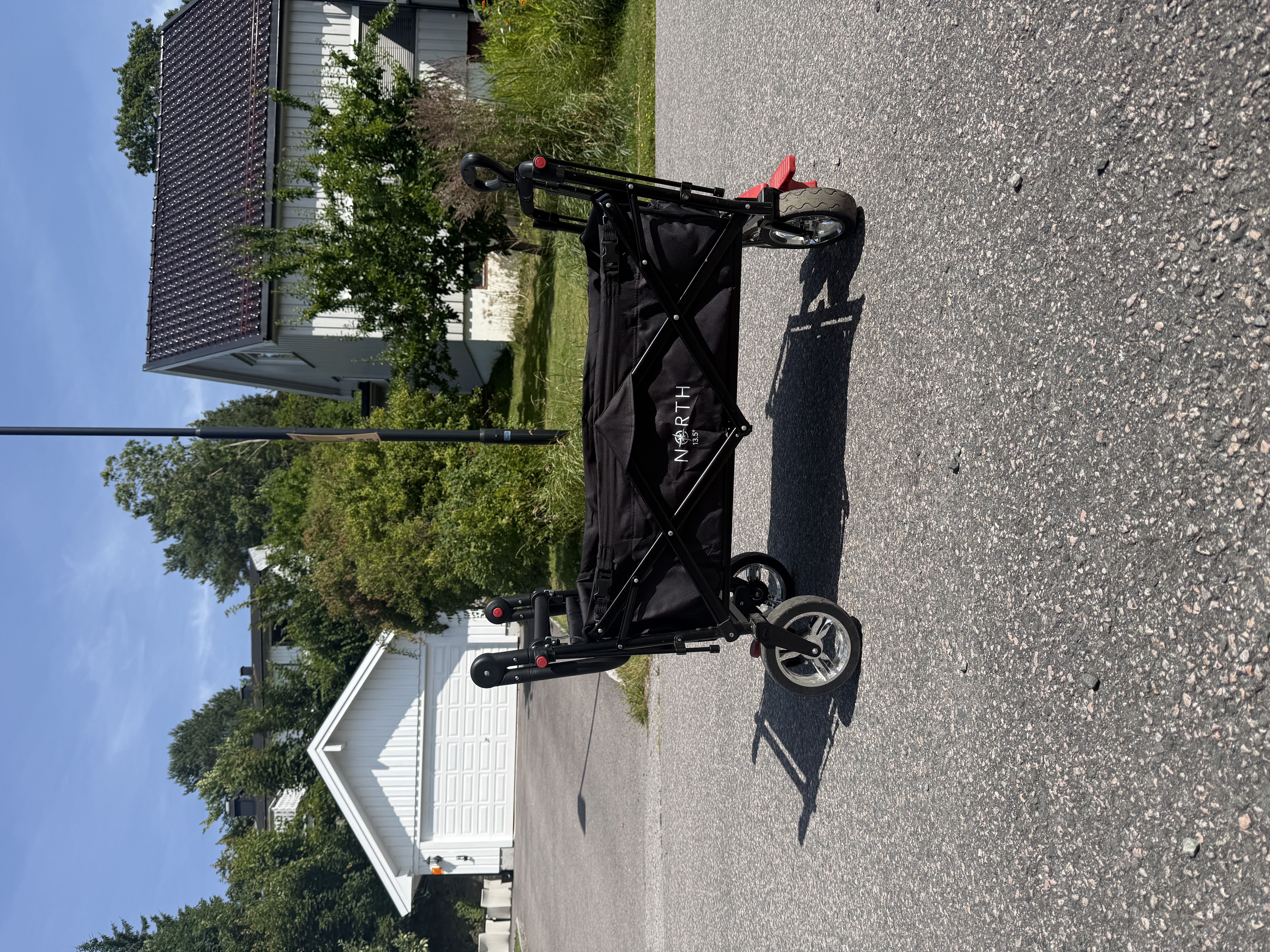 Sammenleggbar north tralle – perfekt til strand, camping og familieutflukter!