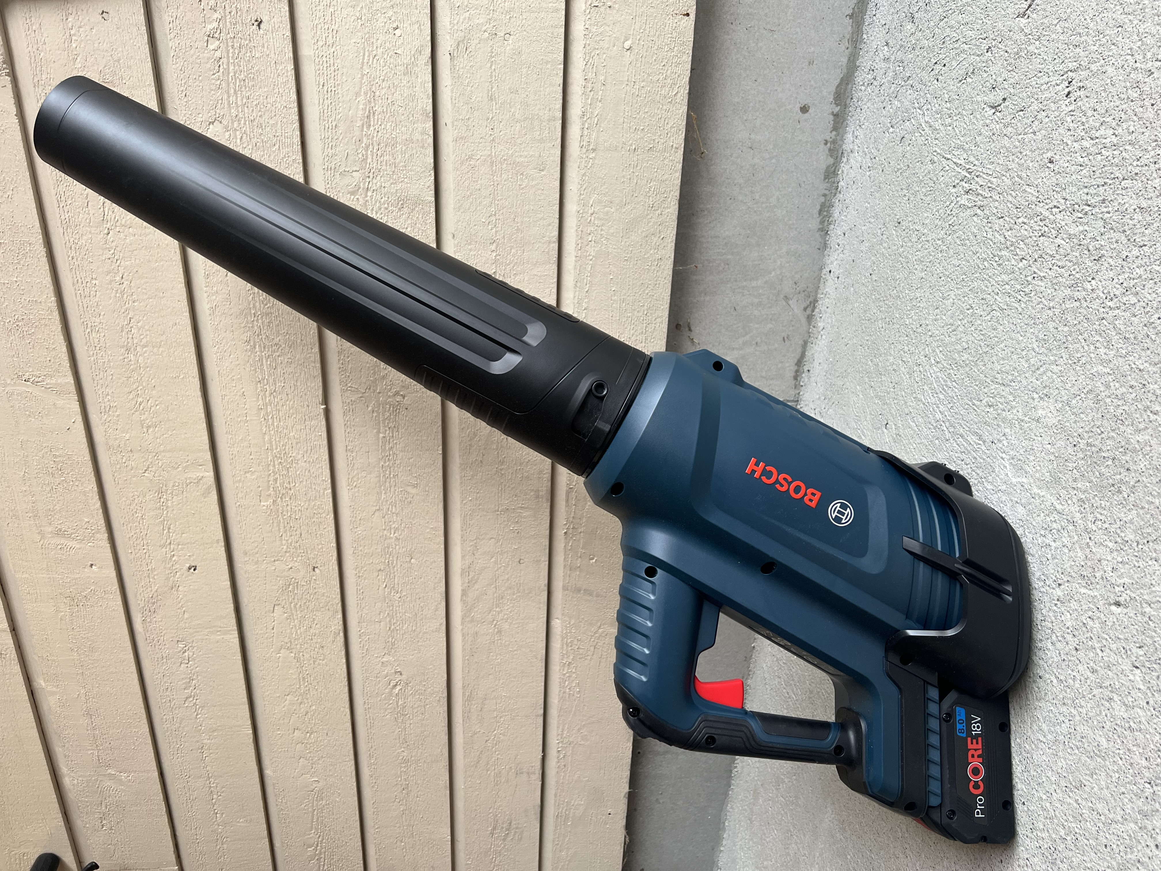 Bosch batteridrevet løvblåser