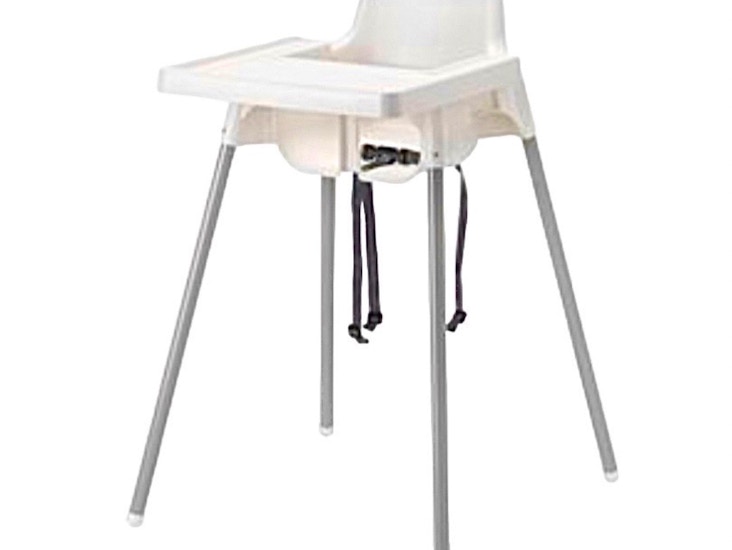 Highchair with seatbelt & tray table