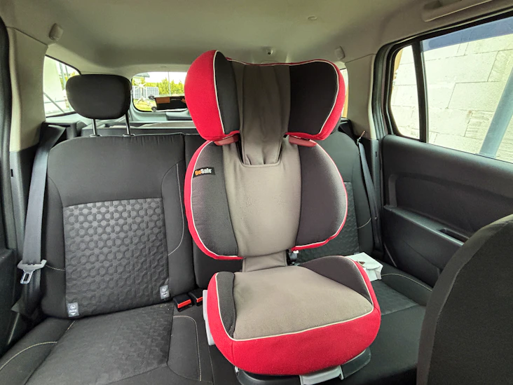 Bilbarnstol besafe izi up fix – röd