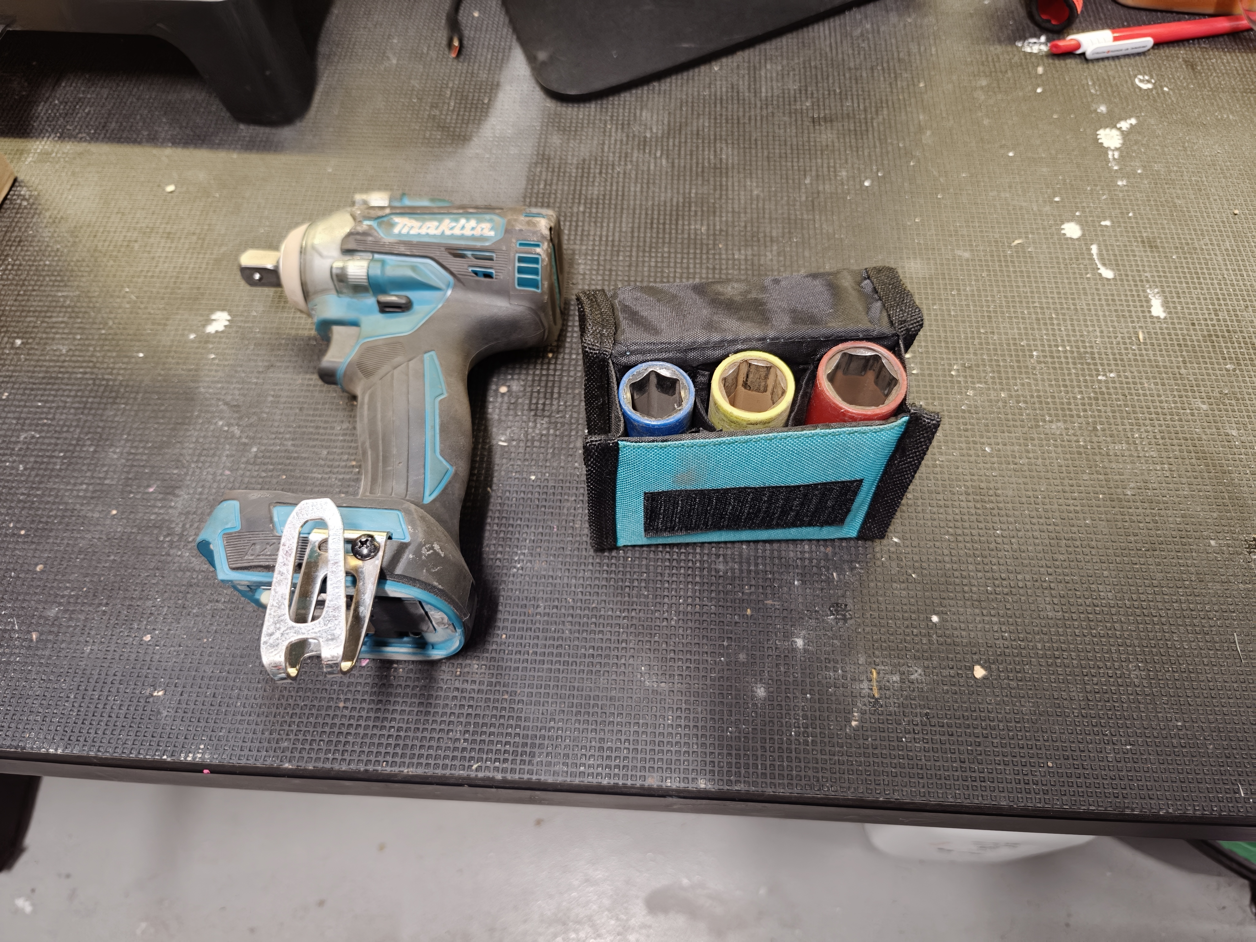 Akkupulttipyssy makita dtw301