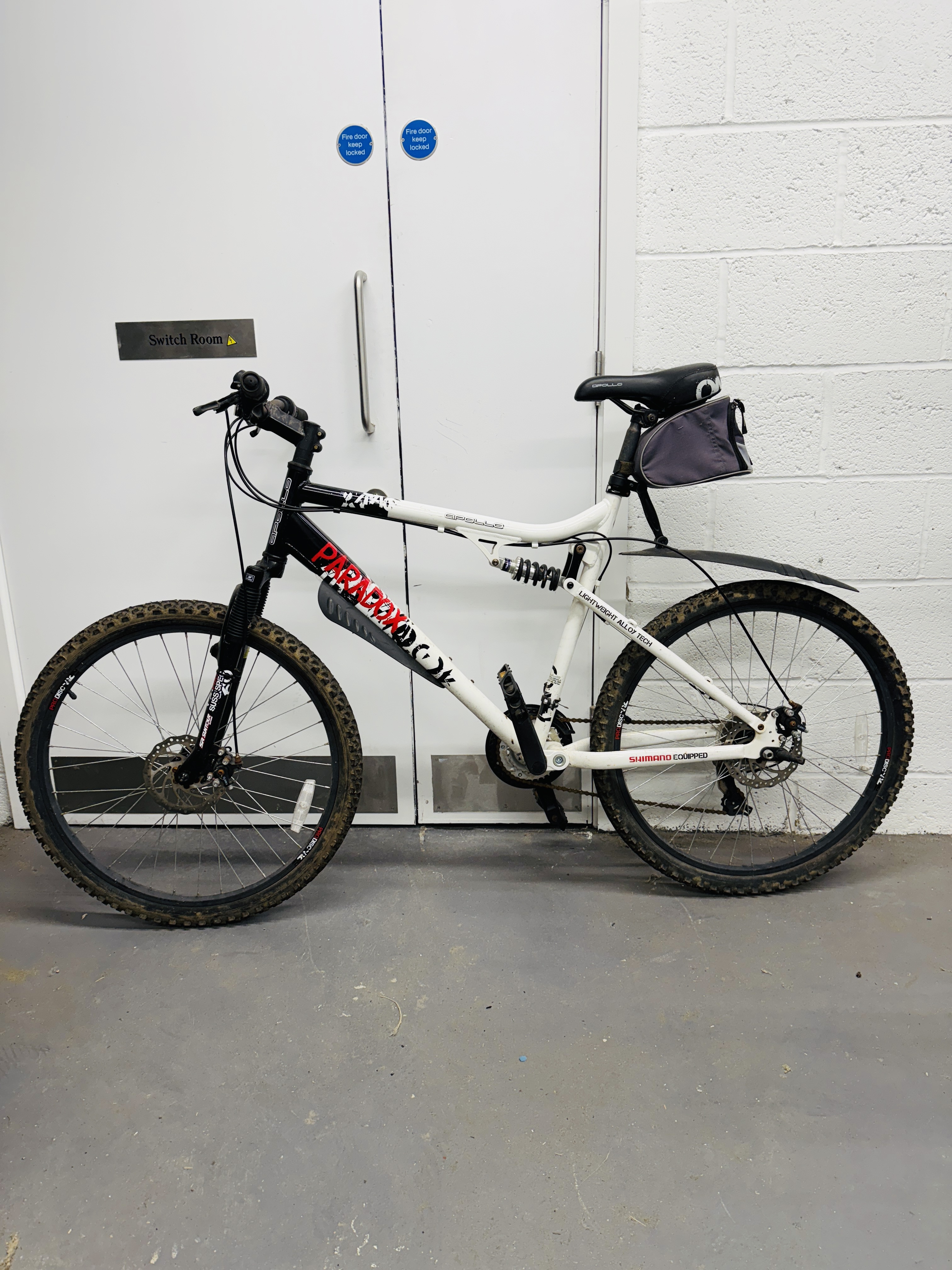 Mountain bike full suspension 