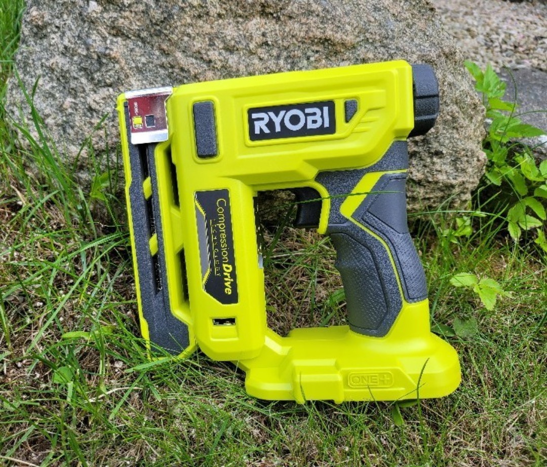 Ryobi häftklammerpistol 