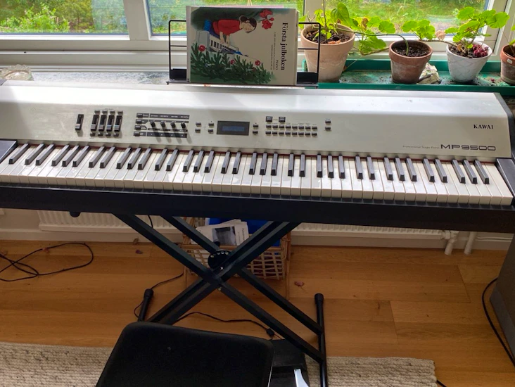 Elpiano med riktig pianomekanik