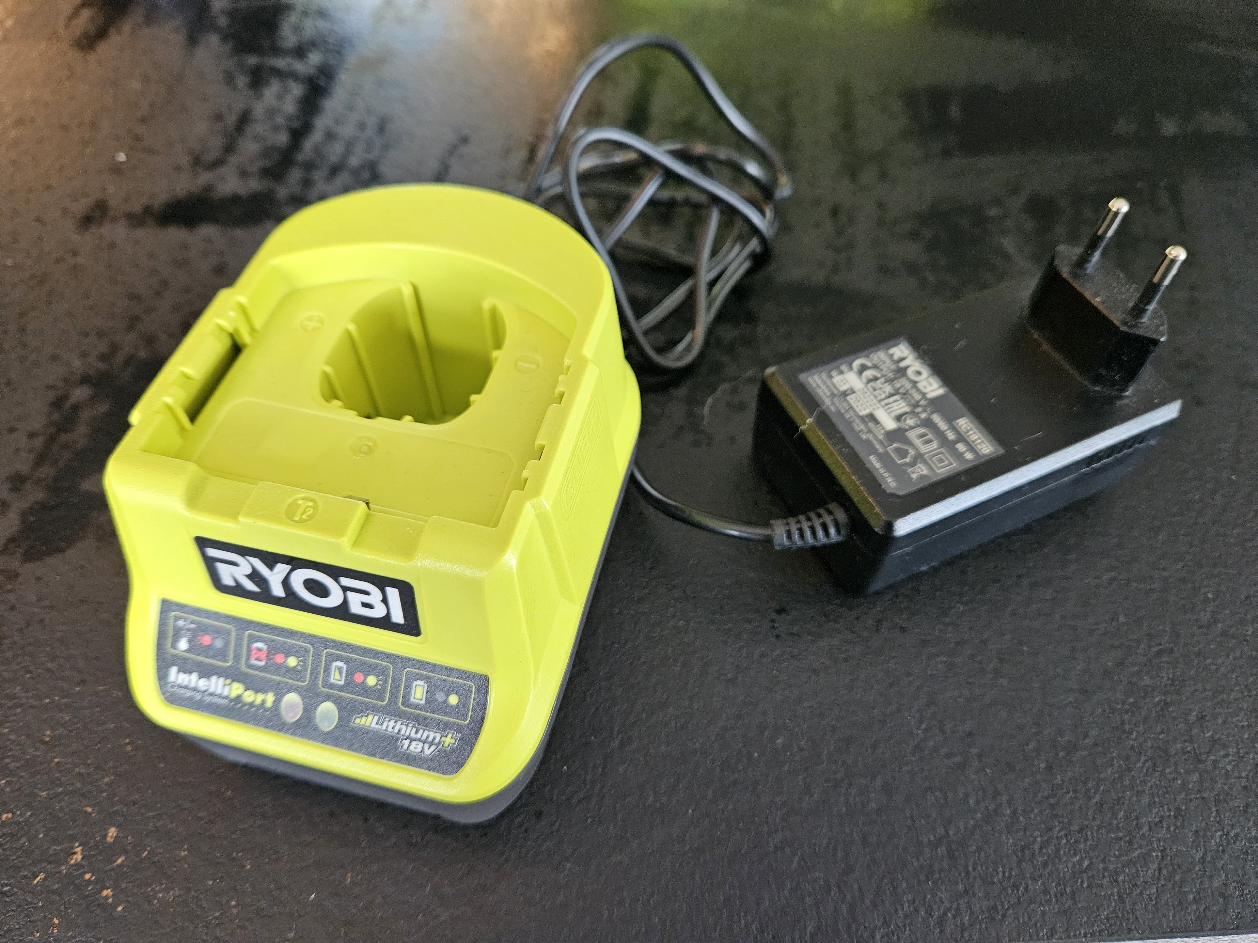 Ryobi lader 2,0 amp/h 18v