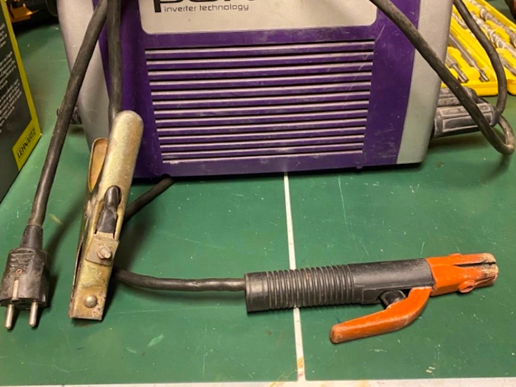 Pinnsvets med skärm