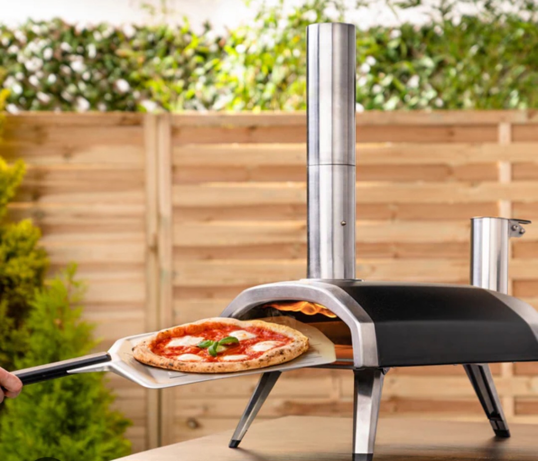 Ooni frya 12 wood fired pizza oven