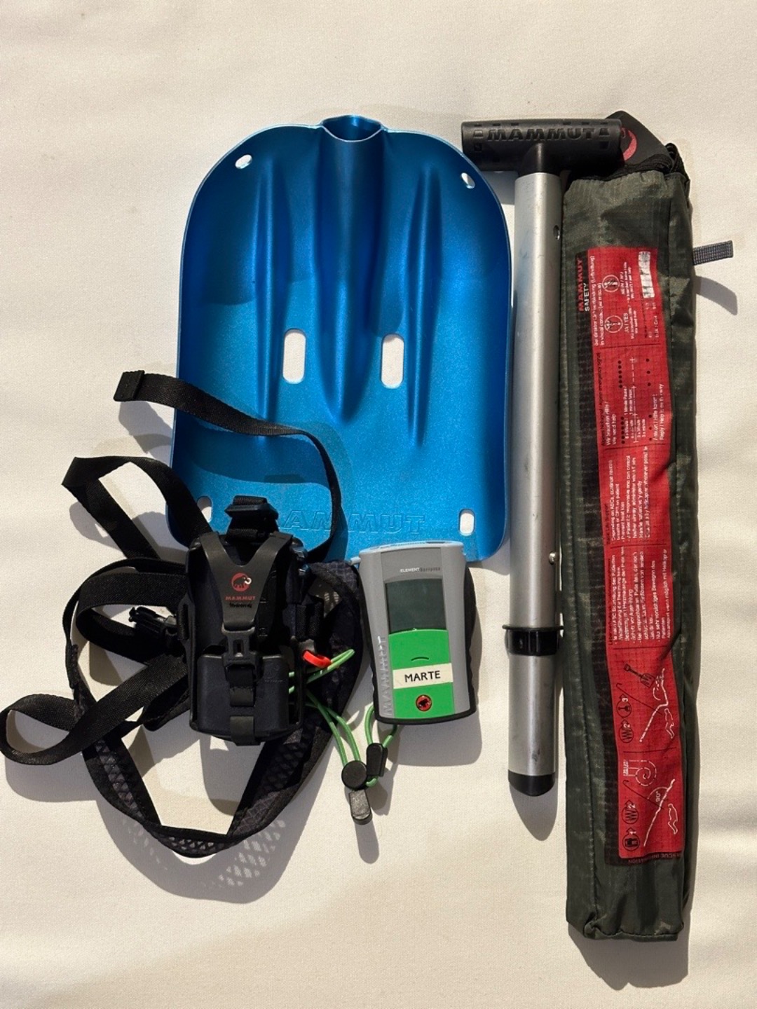 Mammut digital skredsøker, spade og søkestang