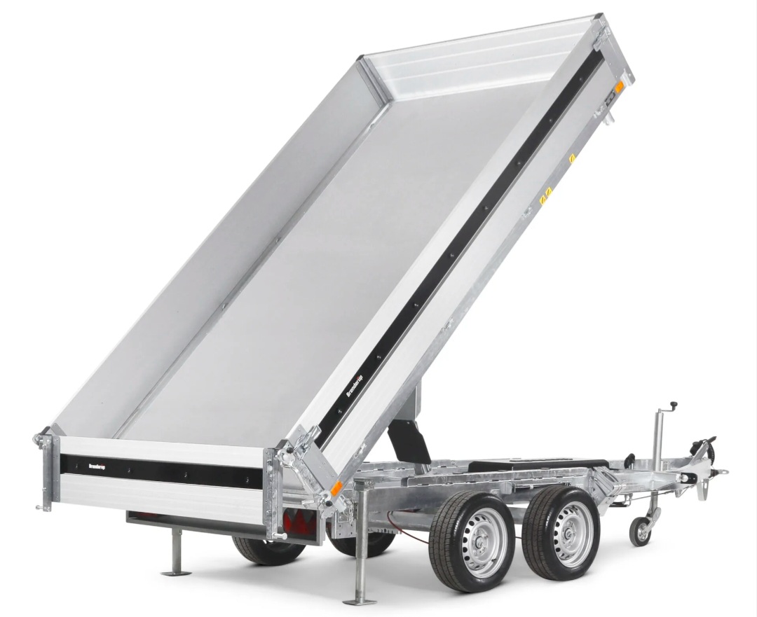 Stor tilhenger m/tipp og kjørebruer