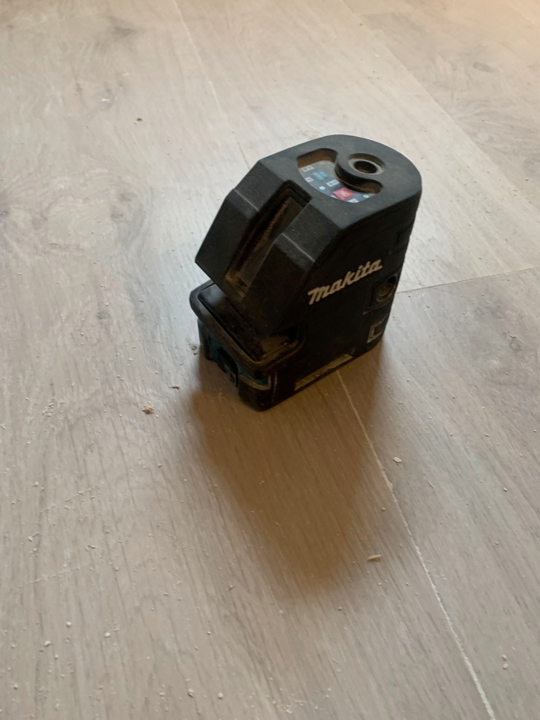 Krysslaser fra makita