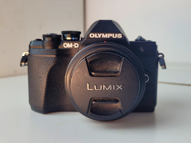 Olympus omd e-10 mklii camera + lumix 20mm 1.7