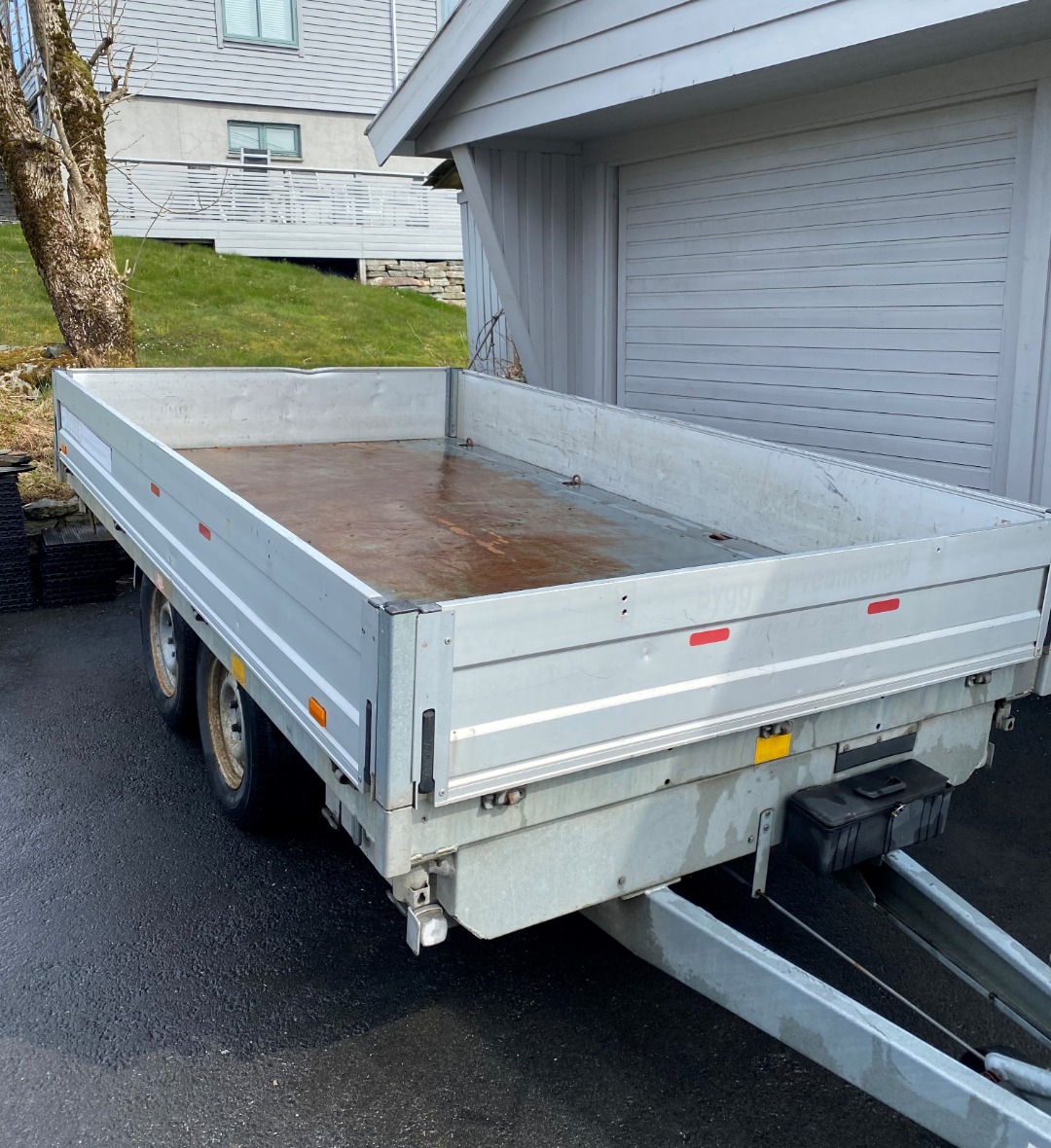 Tysse tilhenger med 3-veis tipp